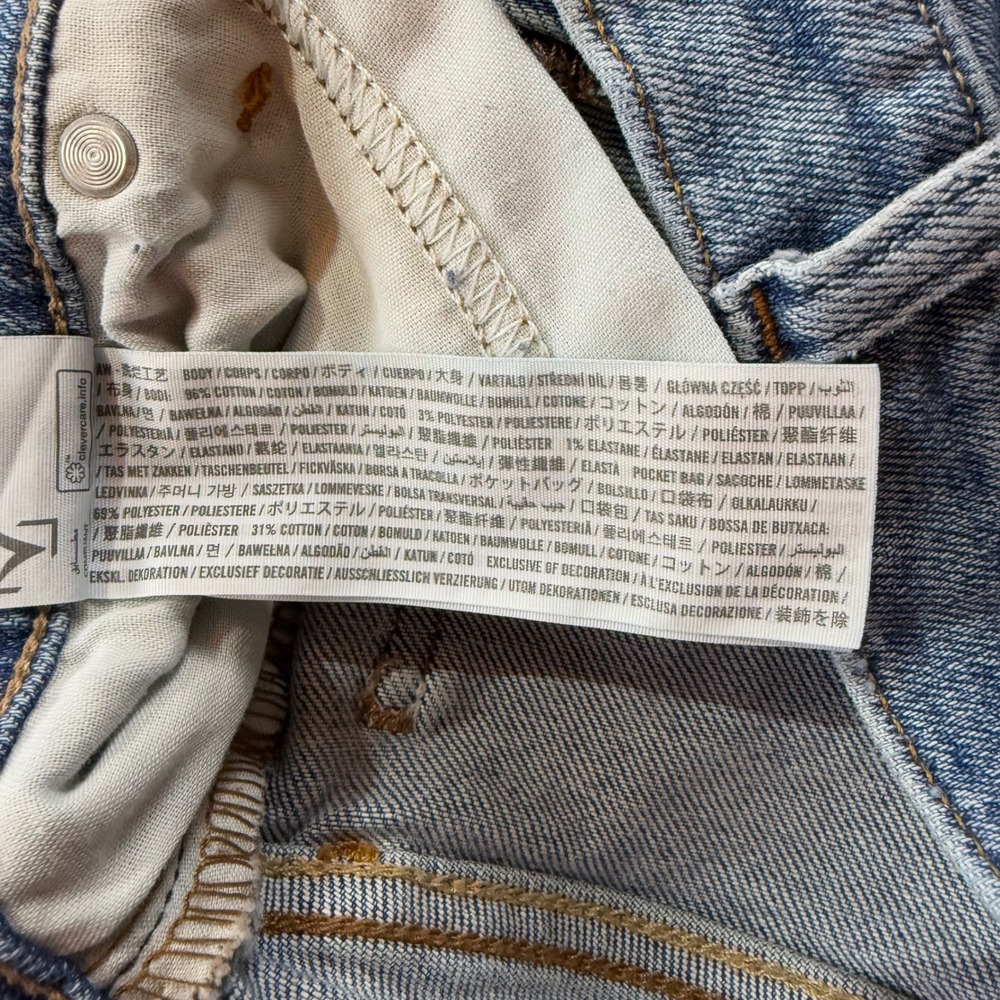 Hollister Relaxed Boot Jeans Light Wash Denim W28 L31 Mid Rise Womens - Picture 3 of 9